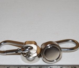 UM 20 x 5 / N oczko 5mm z karabińczykiem