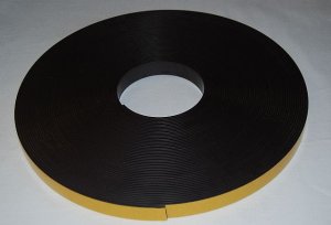 Pasek magnetyczny z klejem 20x2 - rolka 30m