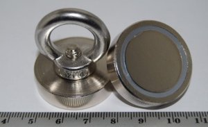 Uchwyt magnetyczny UM 32 x 8 x M6zewn. z uchem M6 / N