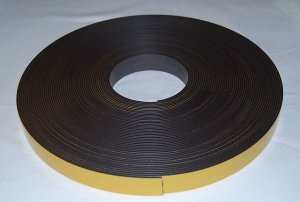 Pasek magnetyczny z klejem 25x2 - rolka 30m