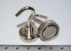 Hak magnetyczny fi20